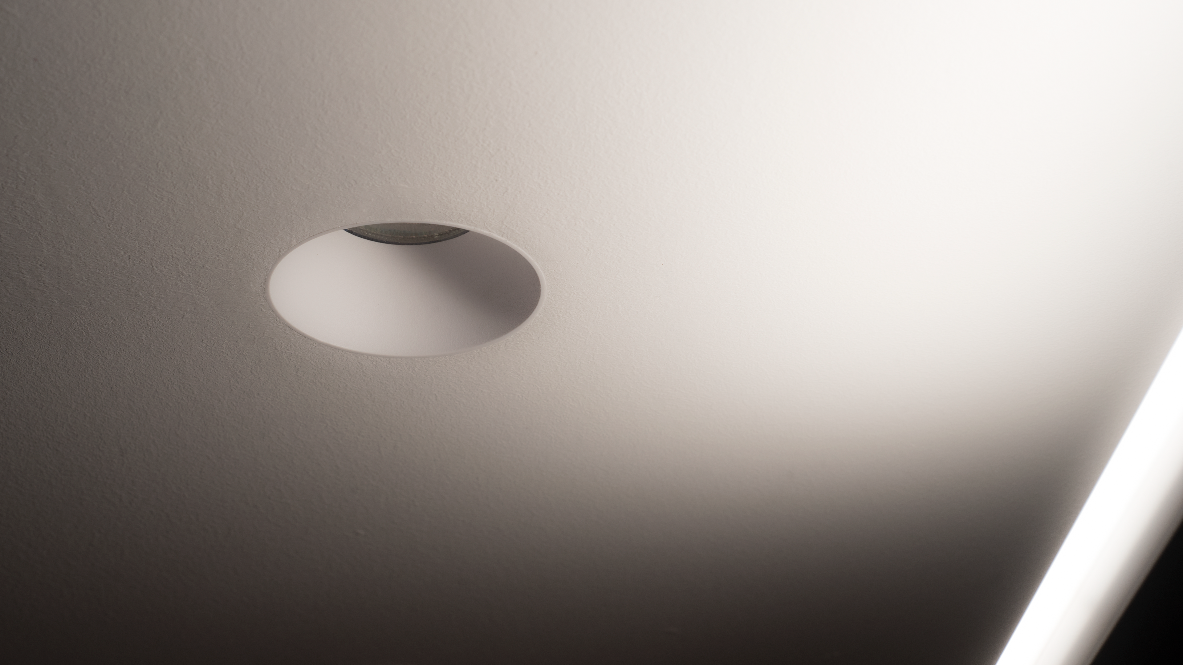 Cargar video: TRIMLESS